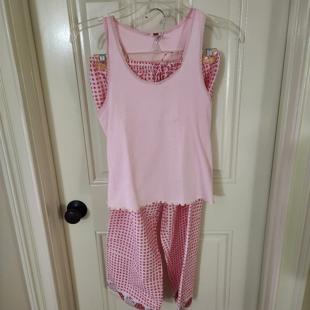 Very Cute Pink Sleeveless Josie by Natori Pajama Set. New Without Tags.Small.